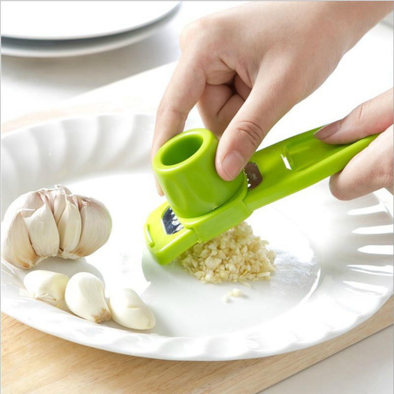 Kitchen Gadgets Gift - Mini broyeur d'ail créatif, presse-ail de