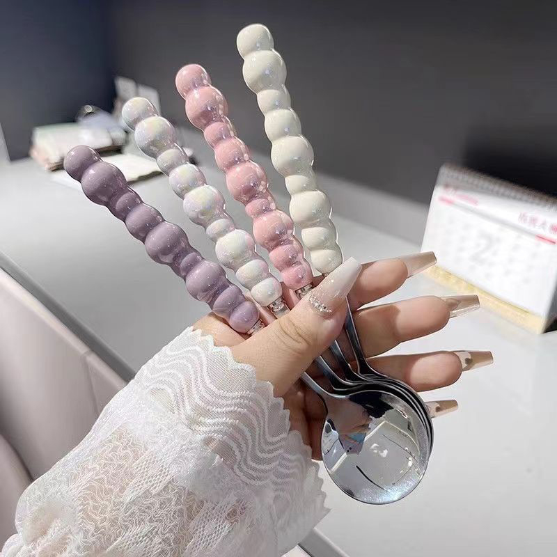 Kitchen Gadgets Pakistan - Cuillère à poignée perlée en acier