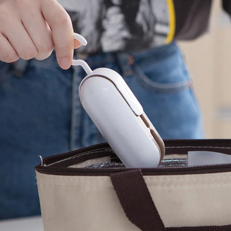Machine à sceller les sacs en  - Kitchen Gadgets You Need avis et prix