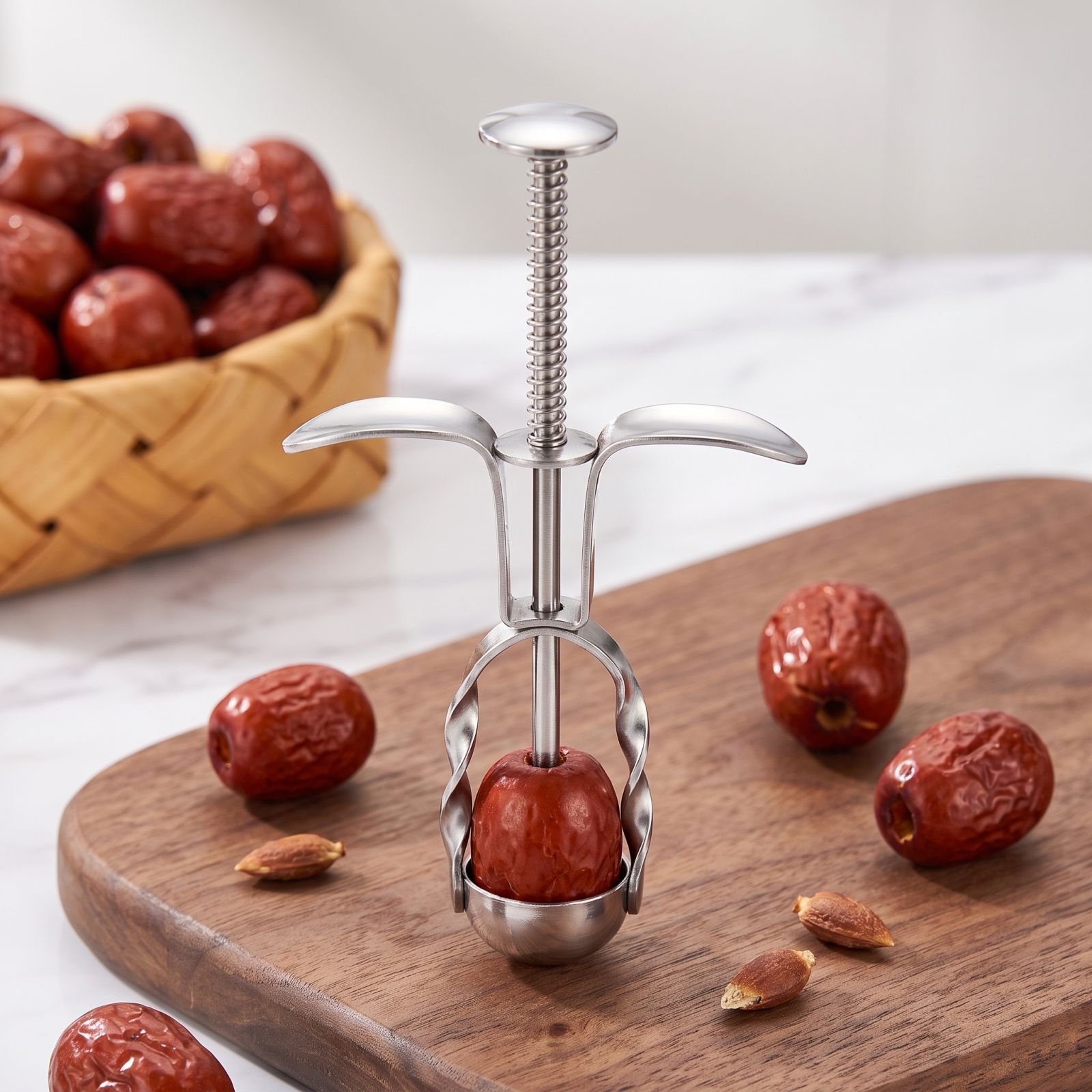 Outil de dénoyautage de dattes - Kitchen Gadgets And Tools avis et prix